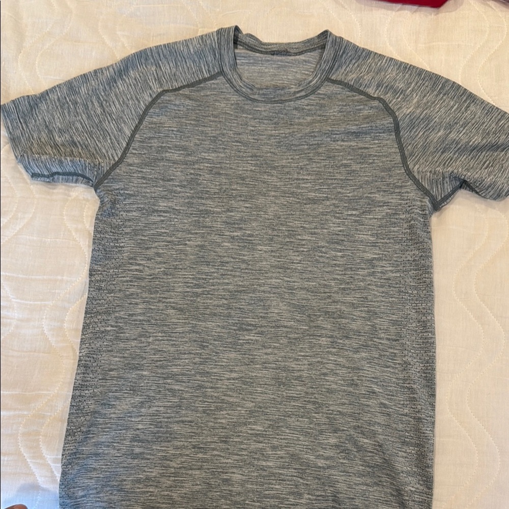 Lululemon Men's Gray Athletic Shirt